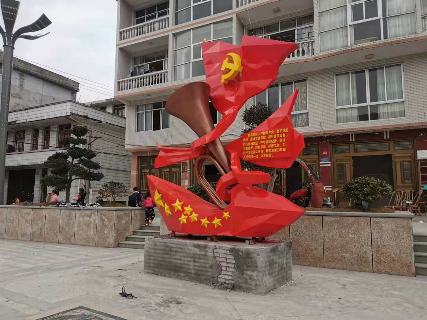 雕塑藝術(shù)中,哪些作品最能體現(xiàn)情感?