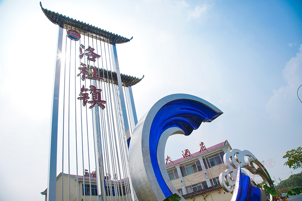 無(wú)錫洛社鎮(zhèn)園中路雕塑