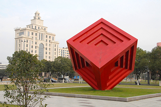 無錫玻璃鋼雕塑的安全標準有哪些具體要求?