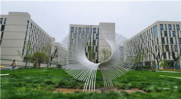 眾象雕塑｜不銹鋼雕塑的設(shè)計(jì)理念